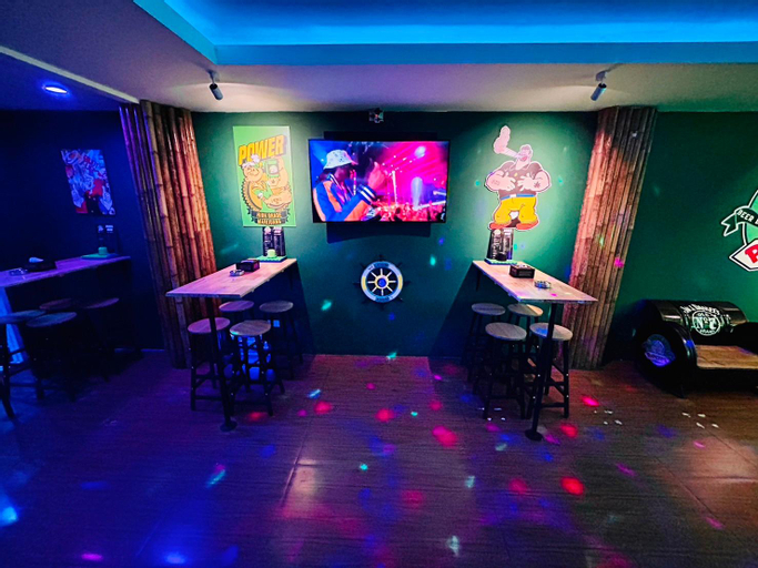 Food & Drinks 3, Popeyes Hostel Coffeeshop and Beer Bar, Phuket Island