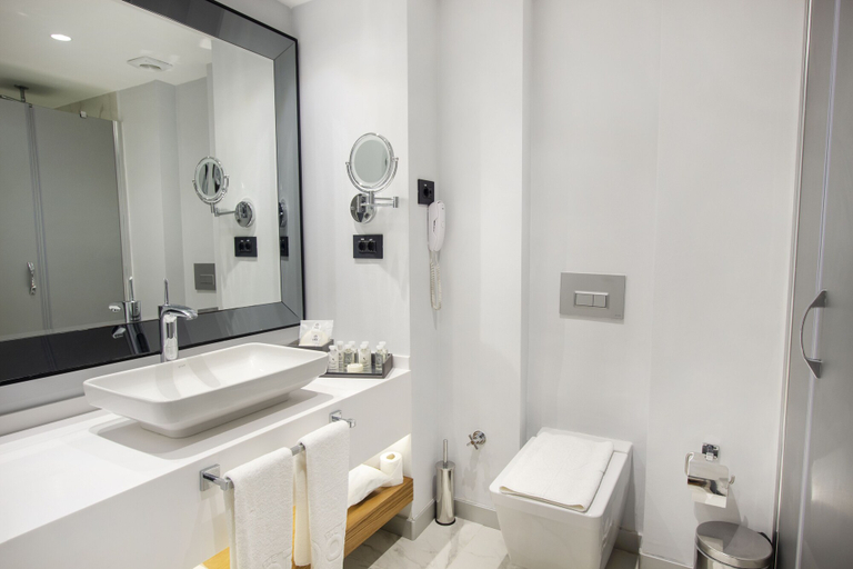 Bathroom 5, The Oba Hotel, Bodrum