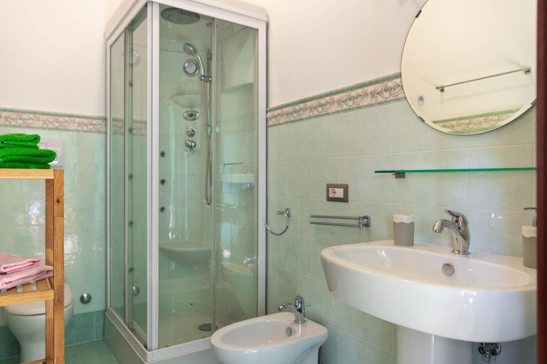 Bathroom 5, B&b La Mortella With Pool, Salerno