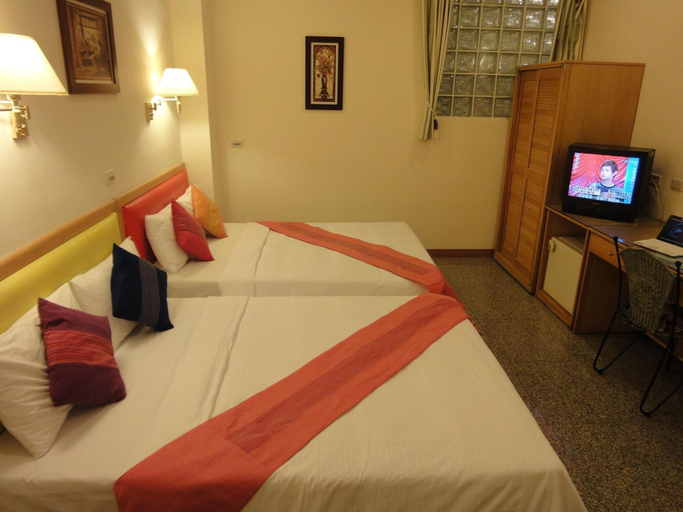 Bedroom 2, Formost Hotel, Pingtung