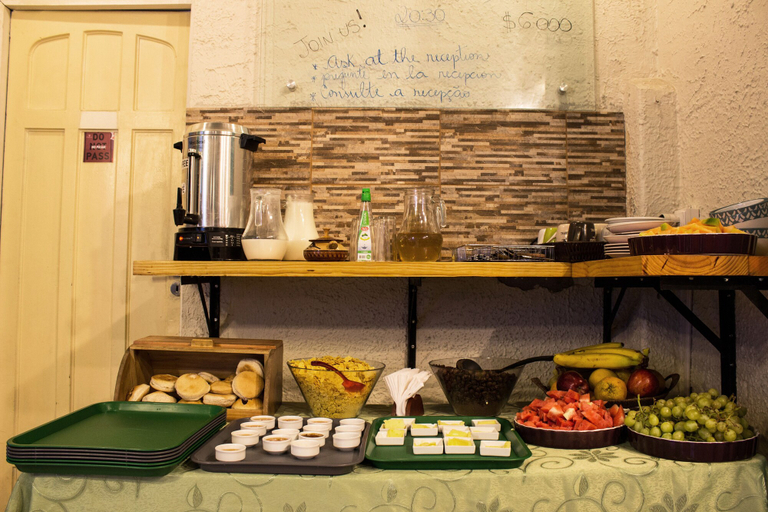 Food & Drinks 5, Hostal Forestal - Hostel, Santiago