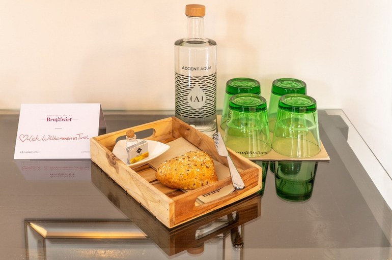 Food & Drinks
