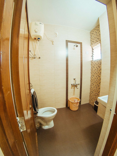 Bathroom 4, Hotel Arcadia, North Goa