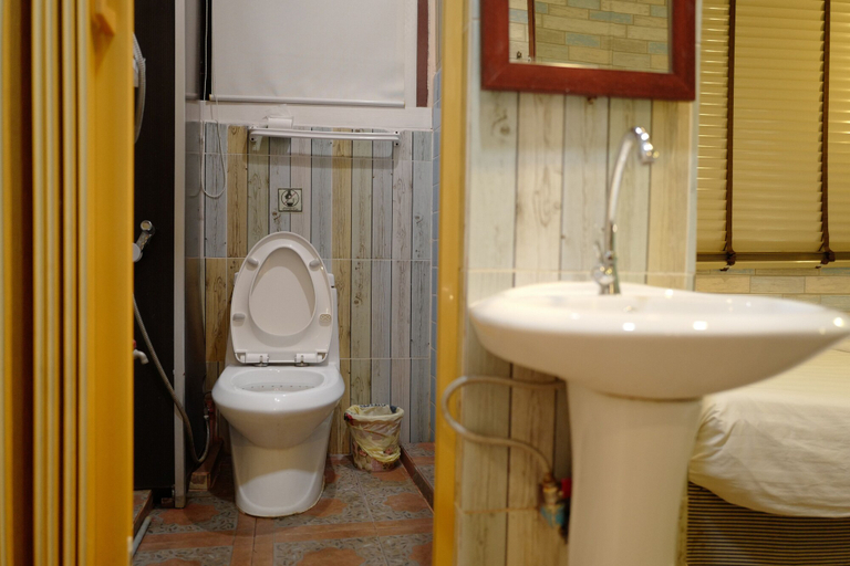Bathroom 4, Decor do hostel, Khlong San