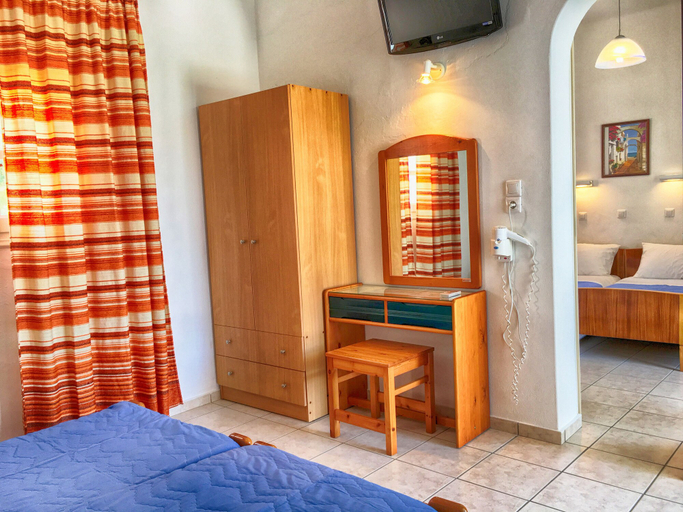 Bedroom 5, Helena, South Aegean