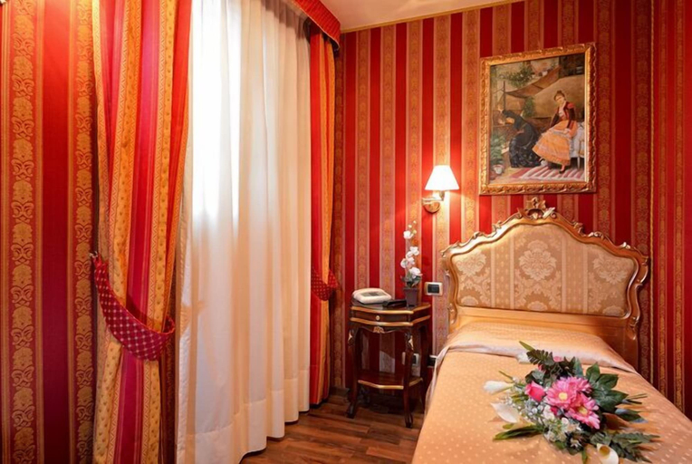Bedroom 3, Citta Di Milano, Venezia
