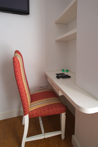Others 4, Hostal Misericordia, León