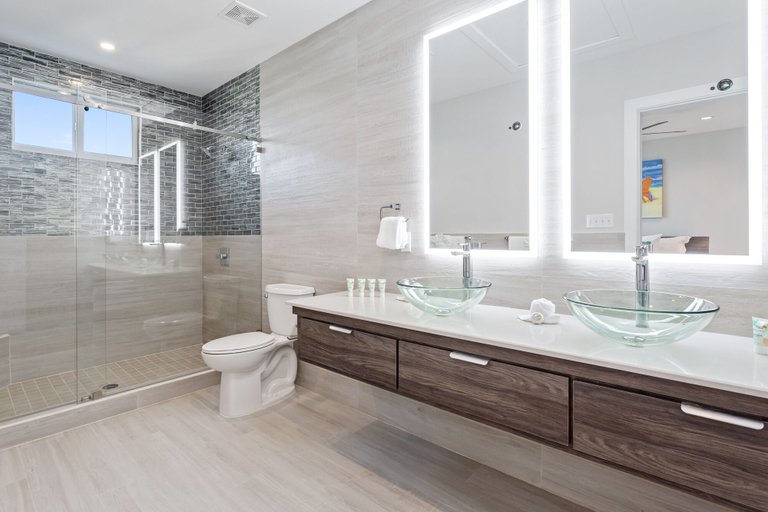 Bathroom 4, Sunset Caribe Belize