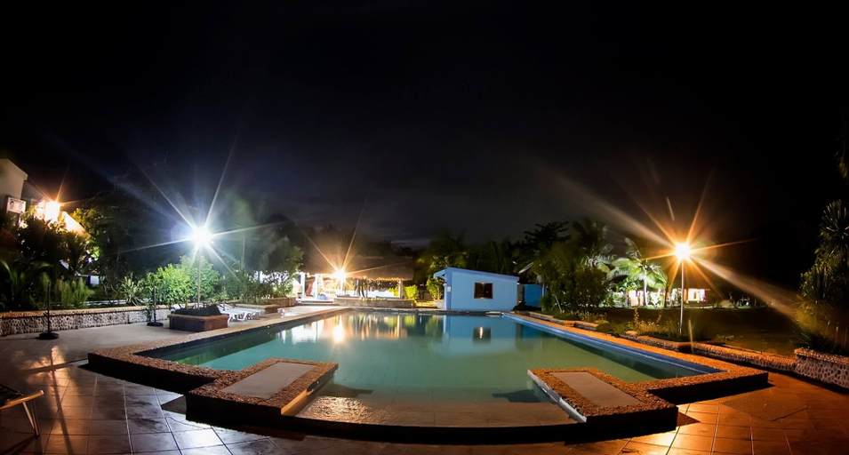 Sport & Beauty 5, Thresher Cove Dive Resort, Daanbantayan