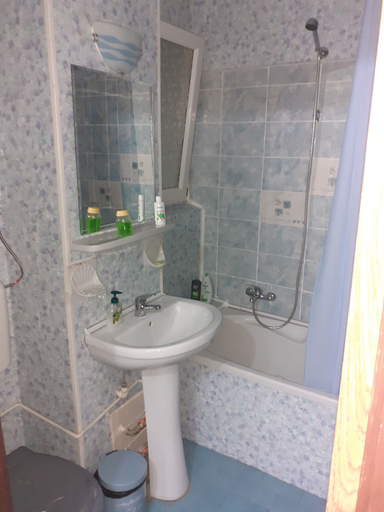 Bathroom, 2-bedroom Apartment in Bucharest Near Town Center, Municipiul Bucuresti