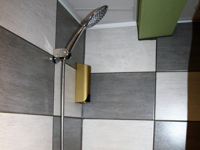 Bathroom 2, L'oriflamme, Vaucluse