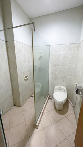 Bathroom 25