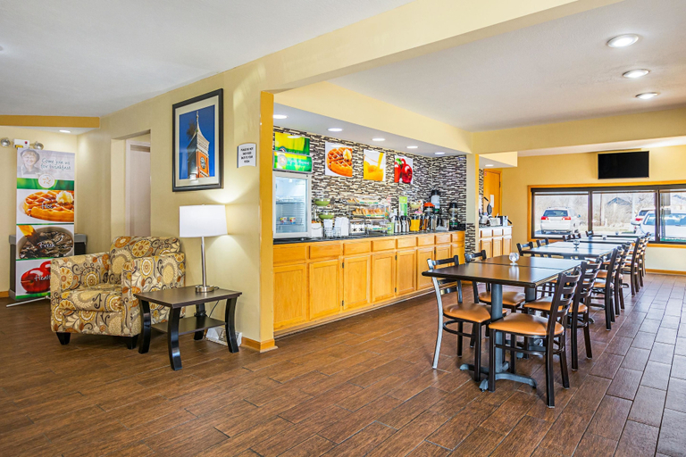 Food & Drinks 5, Quality Inn & Suites Greensburg I-74, Decatur