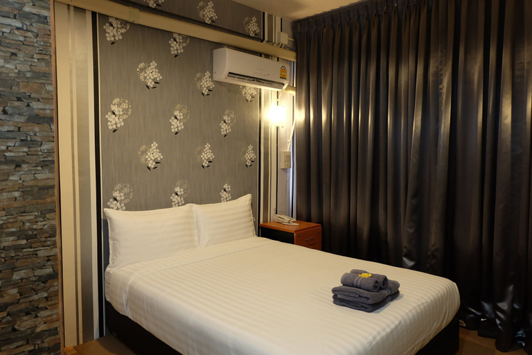 Bedroom 1, Decor Do Hostel, Khlong San