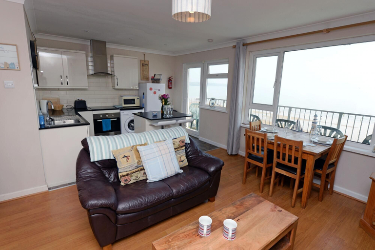 Others 5, Sea Urchins Apartment - Sea Front Apartment With Views Pet Friendly, Pembrokeshire