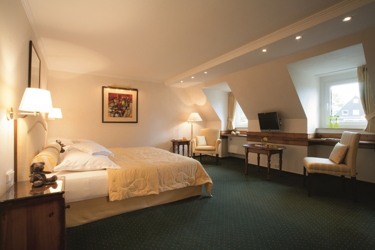 Bedroom 3, Romantik Berghotel Astenkrone, Hochsauerlandkreis