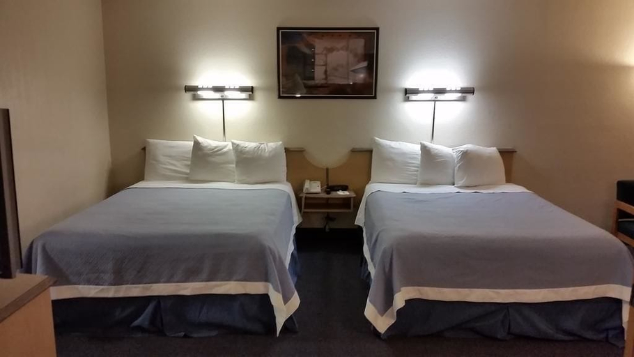 Bedroom 3, Days Inn by Wyndham Buena Park, Orange