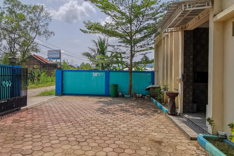 Exterior & Views 2, RedDoorz near Pantai Pancer Door Pacitan, Pacitan