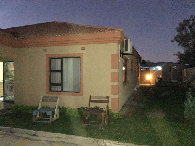 Exterior & Views 2, Flower Inn Guest House, Machaneng