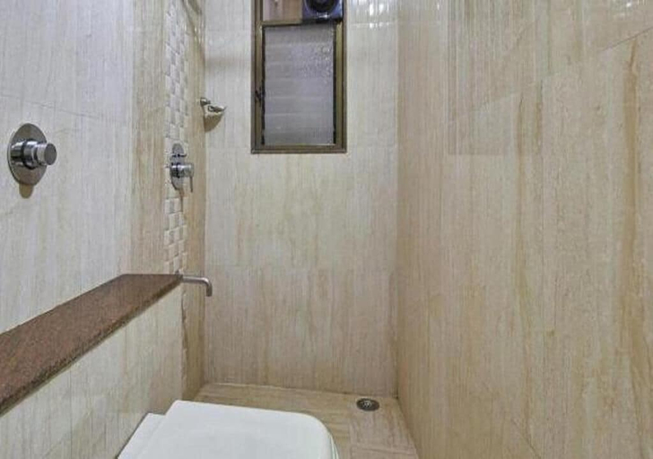 Bathroom 3, Hotel Krushna Inn, Nashik