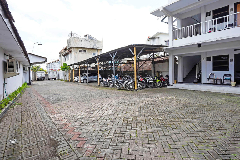 Parking lot, Hotel O Anugerah, Jember