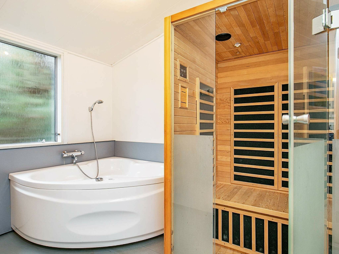 Bathroom 2, Spacious Cottage in Harboøre With Sauna, Lemvig