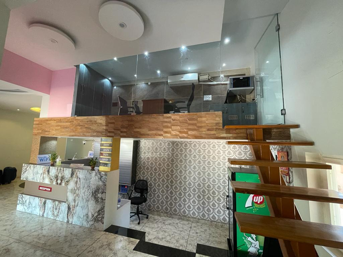 Others 3, Hotel Grand LPM, Theni