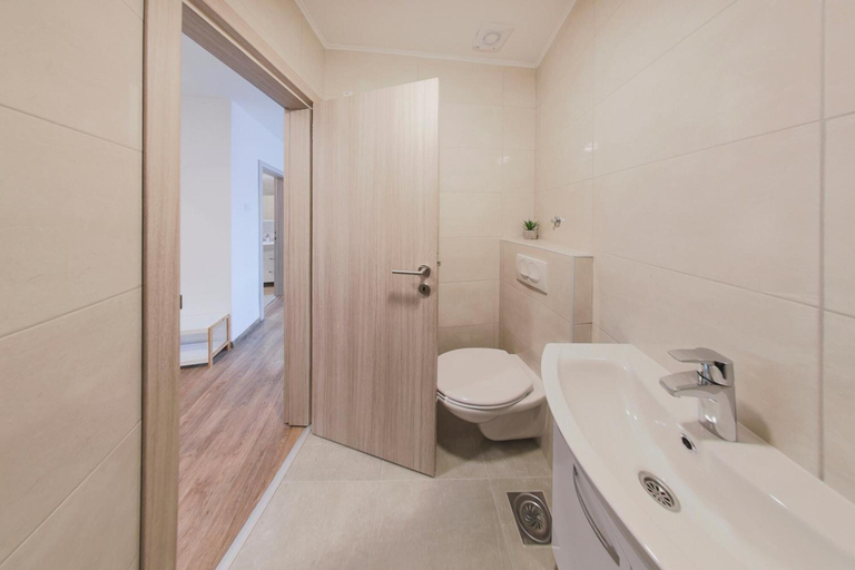 Bathroom 4, Live & Sleep, Novi Sad