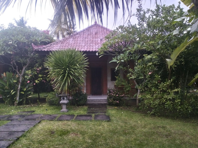 Exterior & Views 1