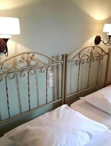 Bedroom 4, Evans Studio, Thessaly