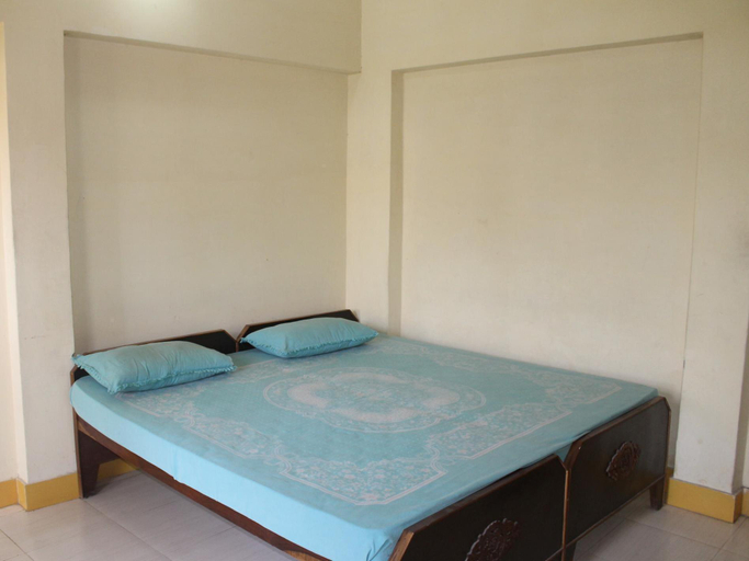 Bedroom 2, Singh Guest House, Varanasi