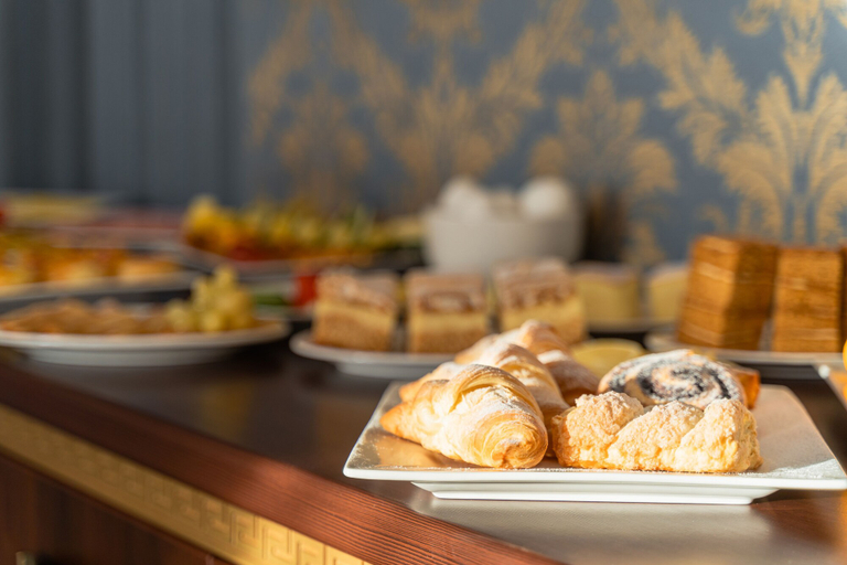 Food & Drinks 5, Sapphire Hotel, Sankt-Peterburg gorsovet