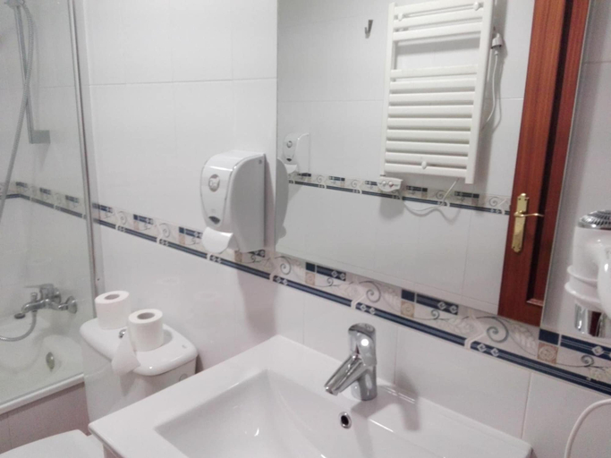 Bathroom 3, Duerming Casas Reales, A Coruña