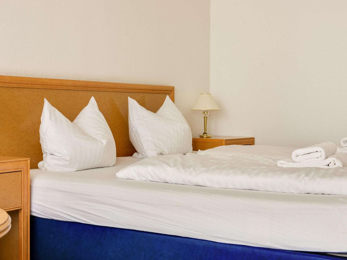 Bedroom 4, Comfortable Waterfront Apartment in Hahnenklee, Goslar