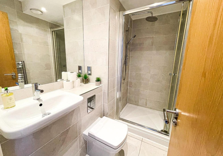Bathroom, Southern View 2 By My Getaways, Brighton and Hove