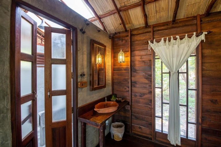 Bathroom 4, The Moken Eco Village, Khura Buri