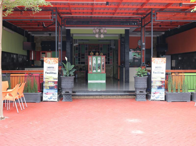 Exterior & Views 1, Home Stay Griya Banaran, Kediri