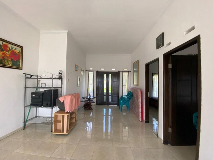 Others 5, Villa Indah Batu, Malang