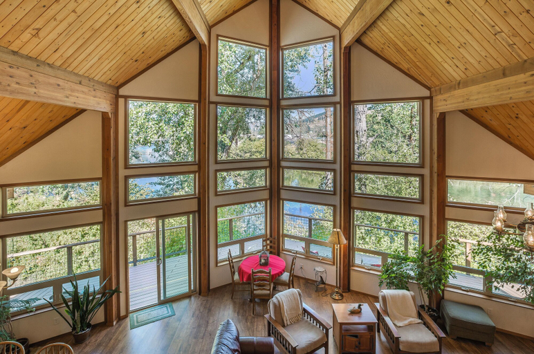 Others 3, Cottonwood Shores, Chelan