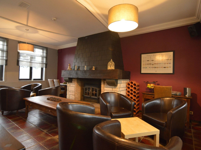 Food & Drinks 5, Large and Spacious Holiday Home for Large Groups, Liège