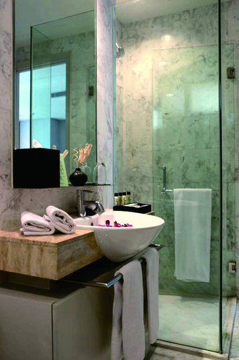 Bathroom, Three Bedroom Apartments Fraser Residence Sudirman, Jakarta Selatan