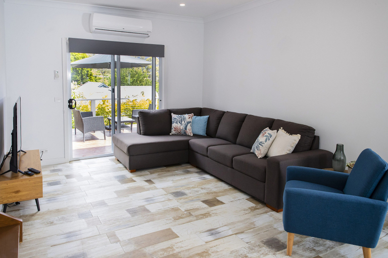Others 3, Warburton Digs, Yarra Ranges - Central