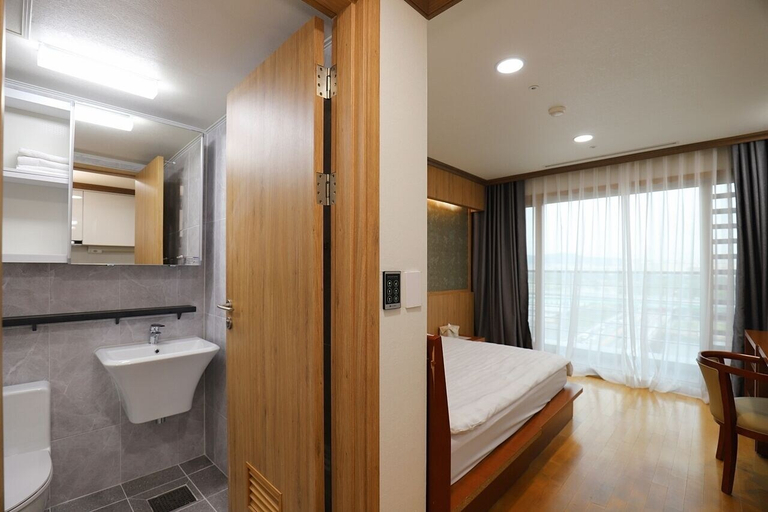 Bedroom 4, Daejeon I-Hotel, Daedeok