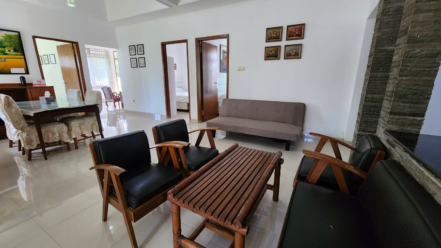 Others 3, Villa Bukit Dago Selatan No. 50, Bandung