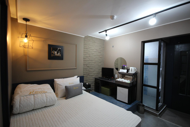 Others 5, R Motel, Busanjin