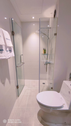 Bathroom 4, SkyBay HomeTel Ha Long, Hạ Long