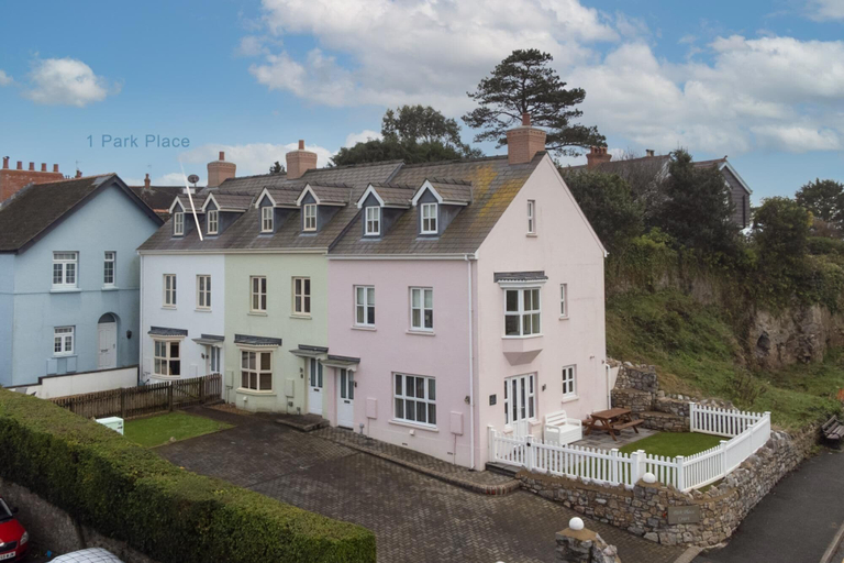 Exterior & Views, Park Place Court - Close to Town Centre and Beach, Pembrokeshire