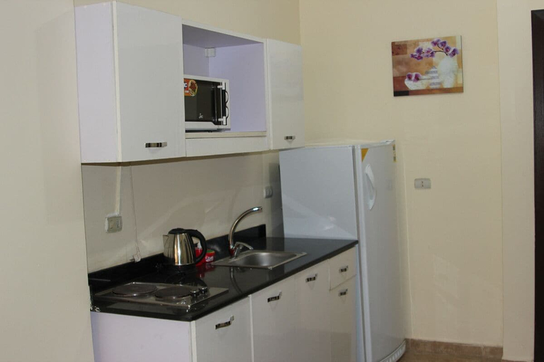 Others 5, Florenza Khamsin, Al-Ghurdaqah