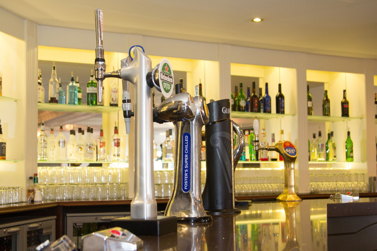 Food & Drinks 5, Oyster Fleet Hotel, Essex