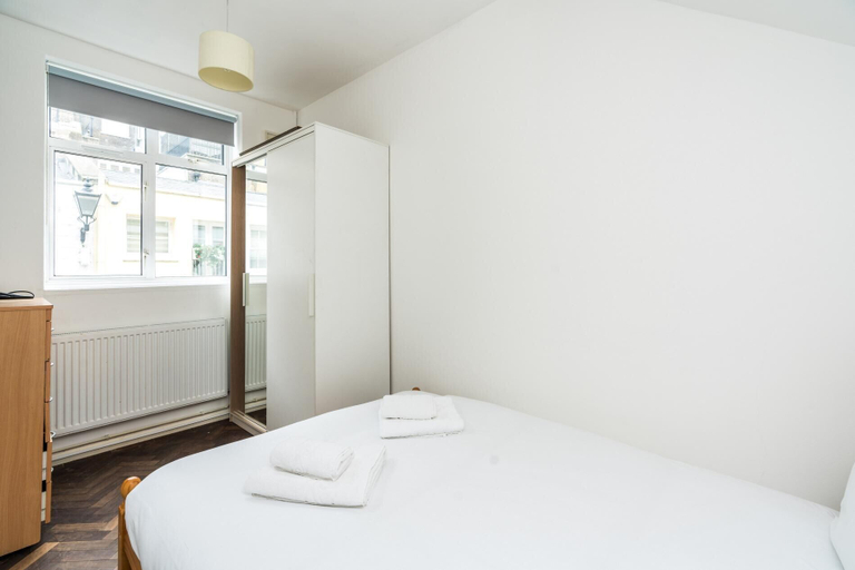 Bedroom 3, Quirky & Cosy 2BD Mews Flat in Paddington, London
